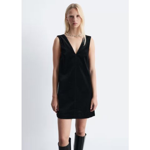 & Other Stories 天鹅绒V领短裙 黑色