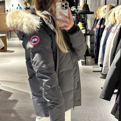 Canada GooseWyndham羽绒服