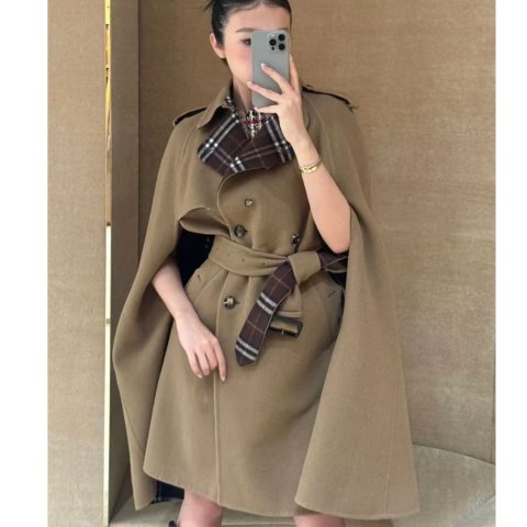  Belmont 羊毛斗篷