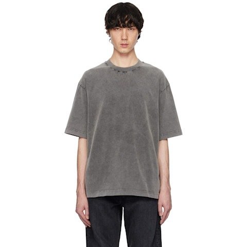 灰色宽松圆领T恤