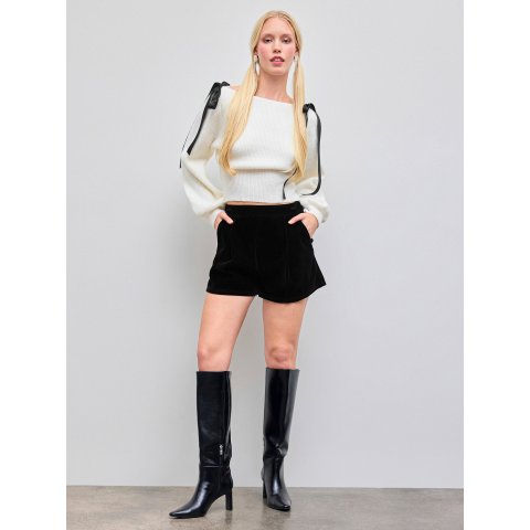 针织船领蝴蝶结短款宽松毛衣