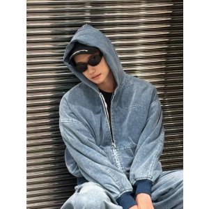 浅蓝宽松牛仔帽衫