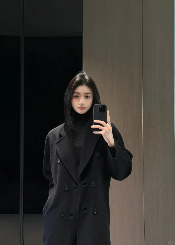 101801 Madame 黑色大衣