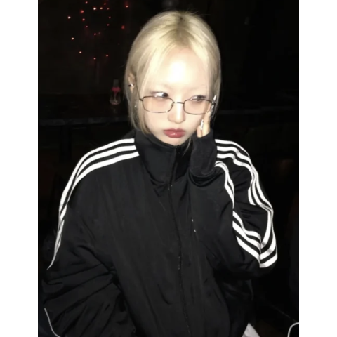 Adidas这件真的很巴黎世家@橘橘子代一代！ Firebird 黑色宽松外套