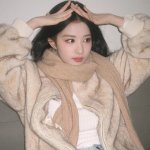 Sandro 清仓甩卖大上新 奶呼呼白针织开衫€107