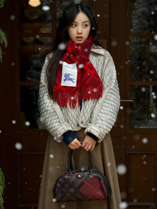 Burberry 宽格纹流苏围巾