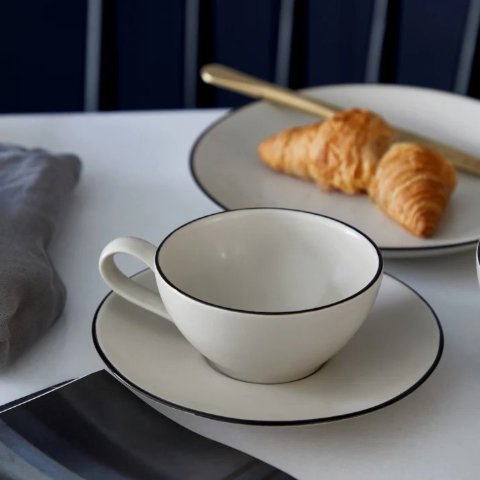 Gio 蓝色茶杯和茶碟