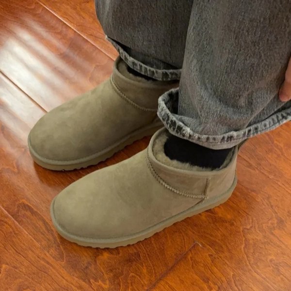 Classic Ultra Mini 短靴 