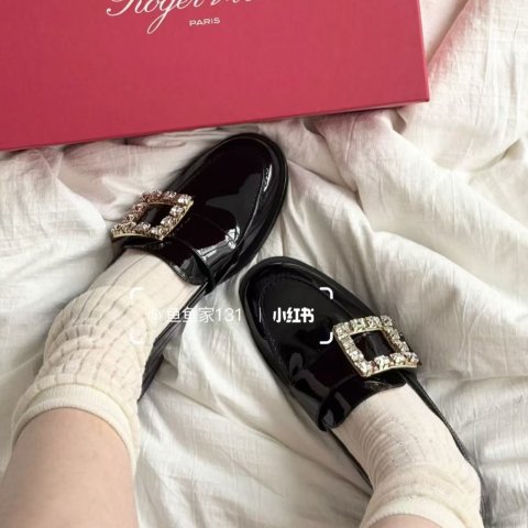 Roger Vivier漆皮乐福鞋