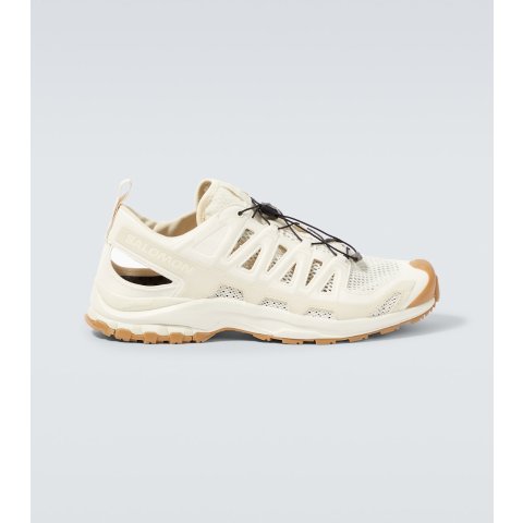 XA Pro 3D V9 跑步鞋