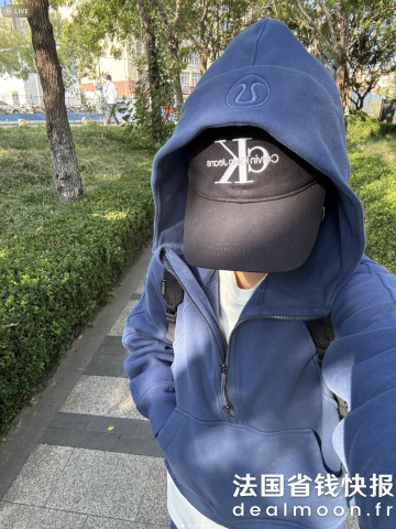 Lululemon很显白的蓝色@ 早点睡Scuba 宽松半拉链连帽衫