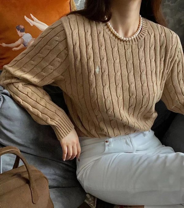  麻花针织毛衣