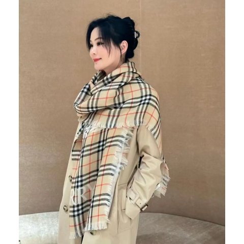 格纹羊毛混丝围巾