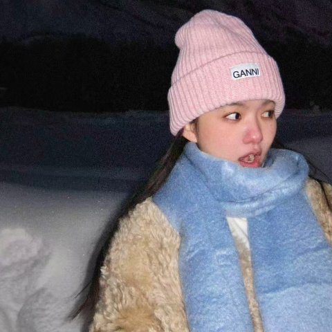 粉色羊毛宽松针织帽