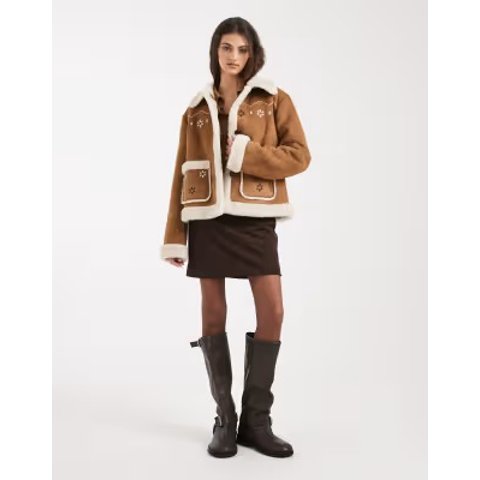  刺绣短款羊羔绒夹克 棕色