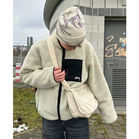 Stussy 可翻转羊羔绒夹克