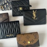 Cettire 奢牌钱包/卡包！YSL经典鱼子酱卡包€256