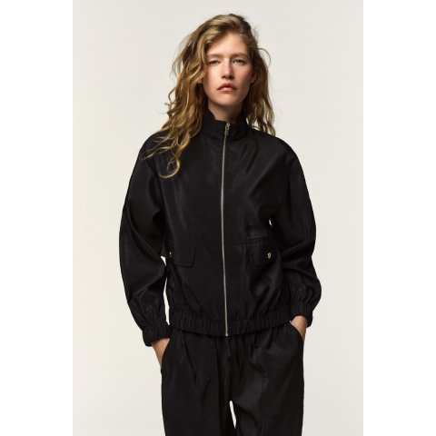 高领飞行员夹克