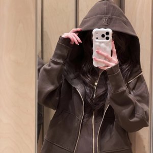 牛角包€61、金棕Scuba€106