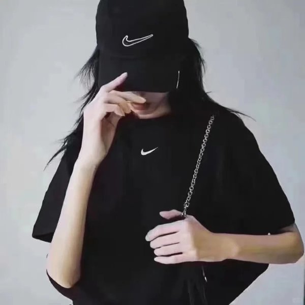 Nike 小勾T恤