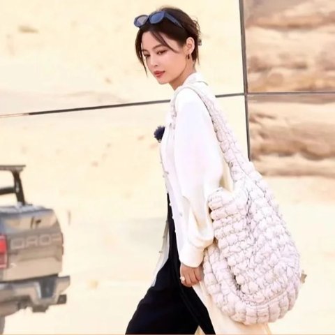 COS奶油白~辛芷蕾同款！超大号云朵包