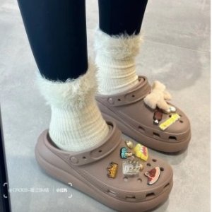 Crocs2双$60泡芙洞洞鞋