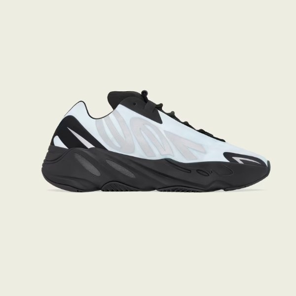 YEEZY BOOST 700运动鞋