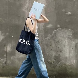 A.P.C 捡漏中！牛仔半裙€75 极简法式设计卫衣€102