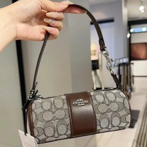 Coach 奥莱 2024必买新款盘点🤩复古笔筒包$99(原$230)