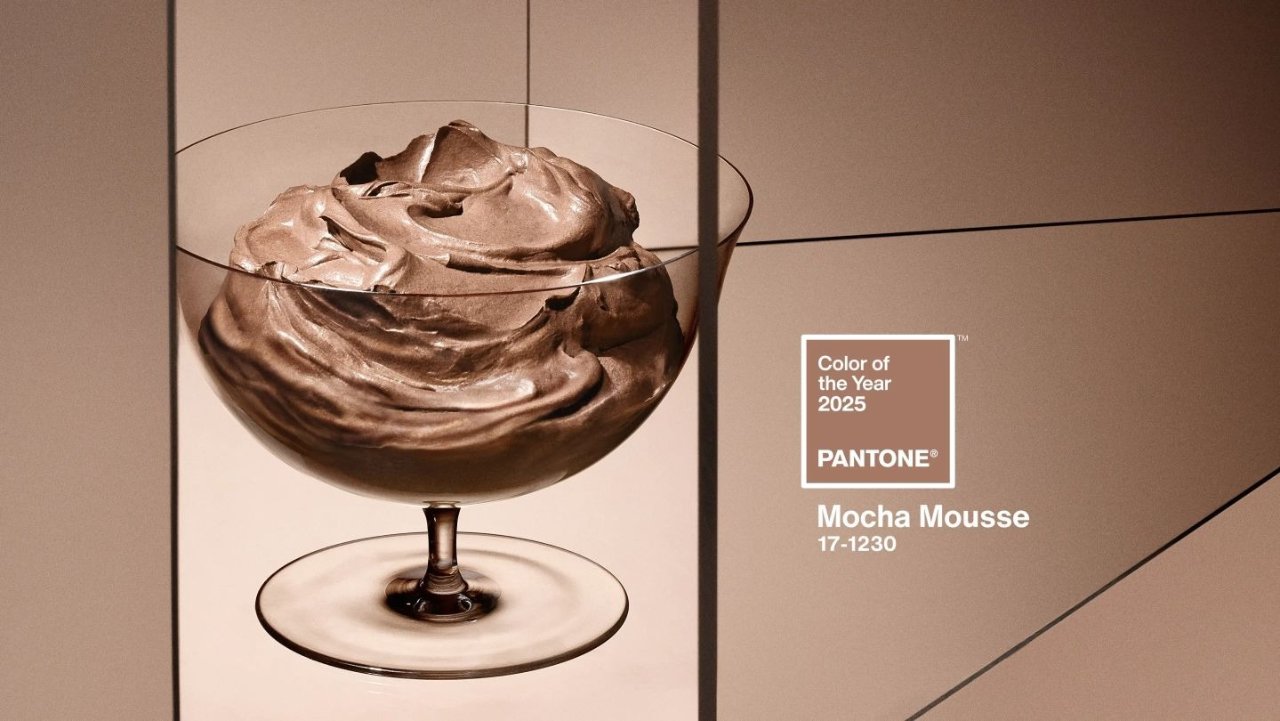 Pantone宣布2025年度流行色：摩卡慕斯 Mocha Mousse🟤棕色系yyds！