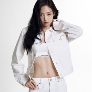 CK女孩跟着Jennie买内衣🐻小的姐妹不会在苦恼啦！