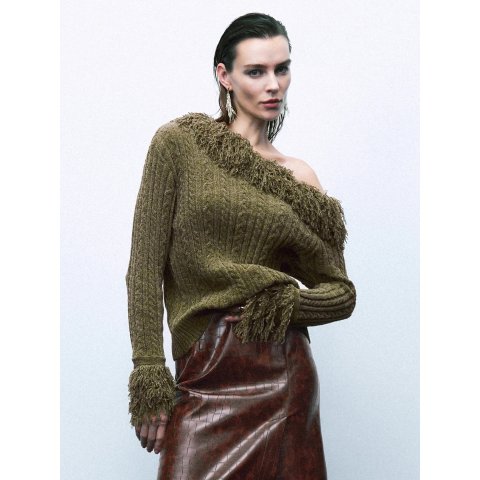 URban Revivo露肩毛衣