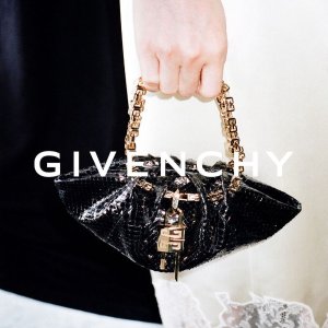 Givenchy 纪梵希私促㊙️墨镜€168 logo小白鞋€330