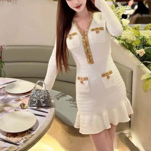 Self-Portrait连衣裙