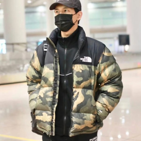 大童卡其色 1996 Retro Nuptse 羽绒夹克