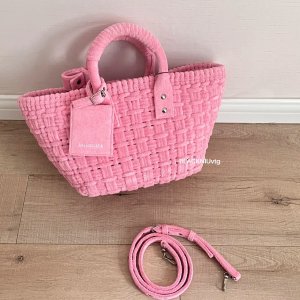 Balenciaga不到€350这对吗？图@BLACKNIU vtg菜篮子