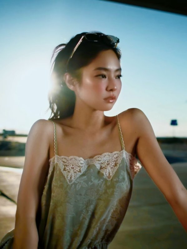 蕾丝背心 Jennie同款