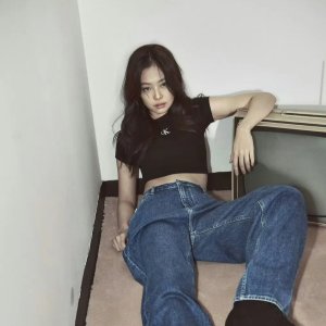 Calvin Kleinjennie相似款~Schmales Monogramm-T-Shirt