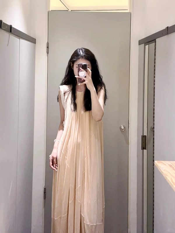 温柔藕粉挂脖裙