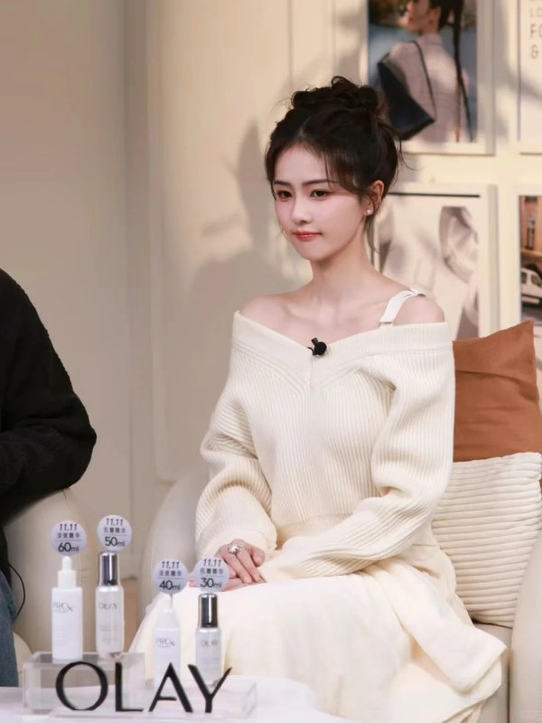 白鹿同款不同色 深蓝色针织上衣