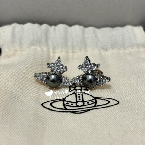 黑珍珠土星耳钉