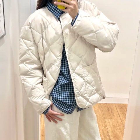 菱格纹羽绒服