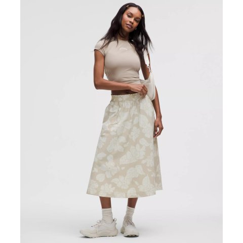 宽松A字荷叶边裙