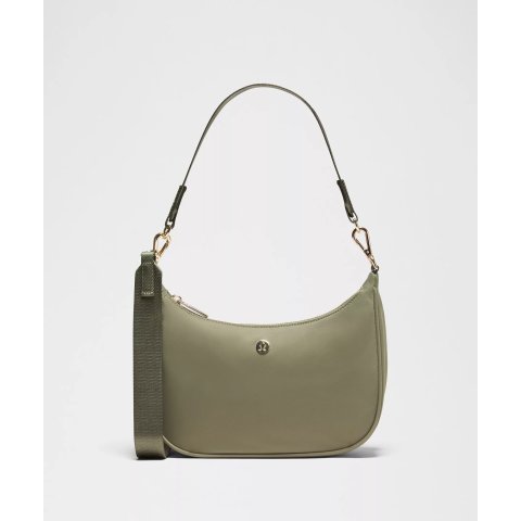 City Essentials小号斜挎包