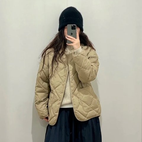 菱格纹羽绒服
