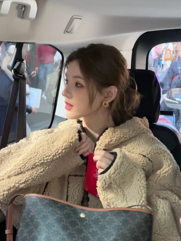 泰迪外套 张予曦同款