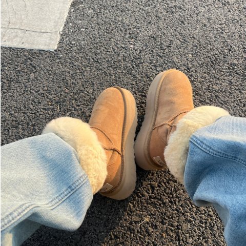 UGGKinder Classic 迷你厚底靴