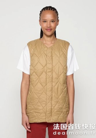 Under ArmourBeige 无袖马甲