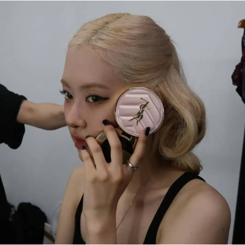 YSL Beauty粉皮革气垫