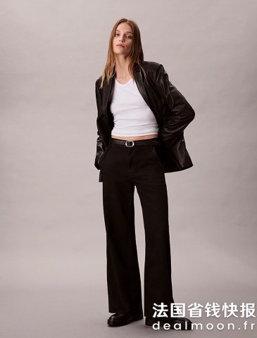 Calvin KleinUltra 高腰牛仔裤 宽松款